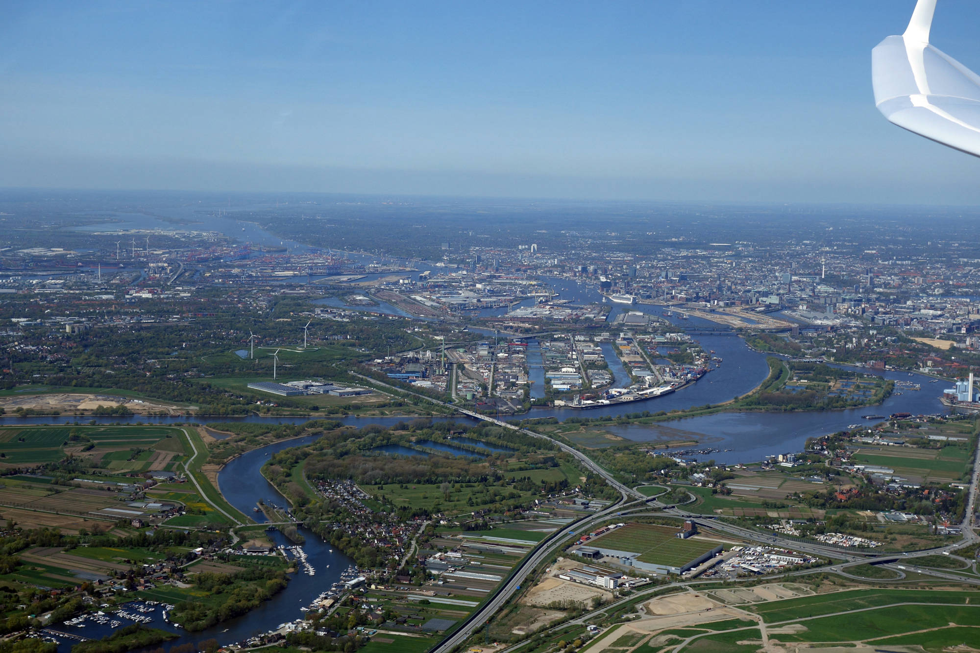 Aussicht über Hamburg direkt nach dem Start vom Segelflugplatz Boberg